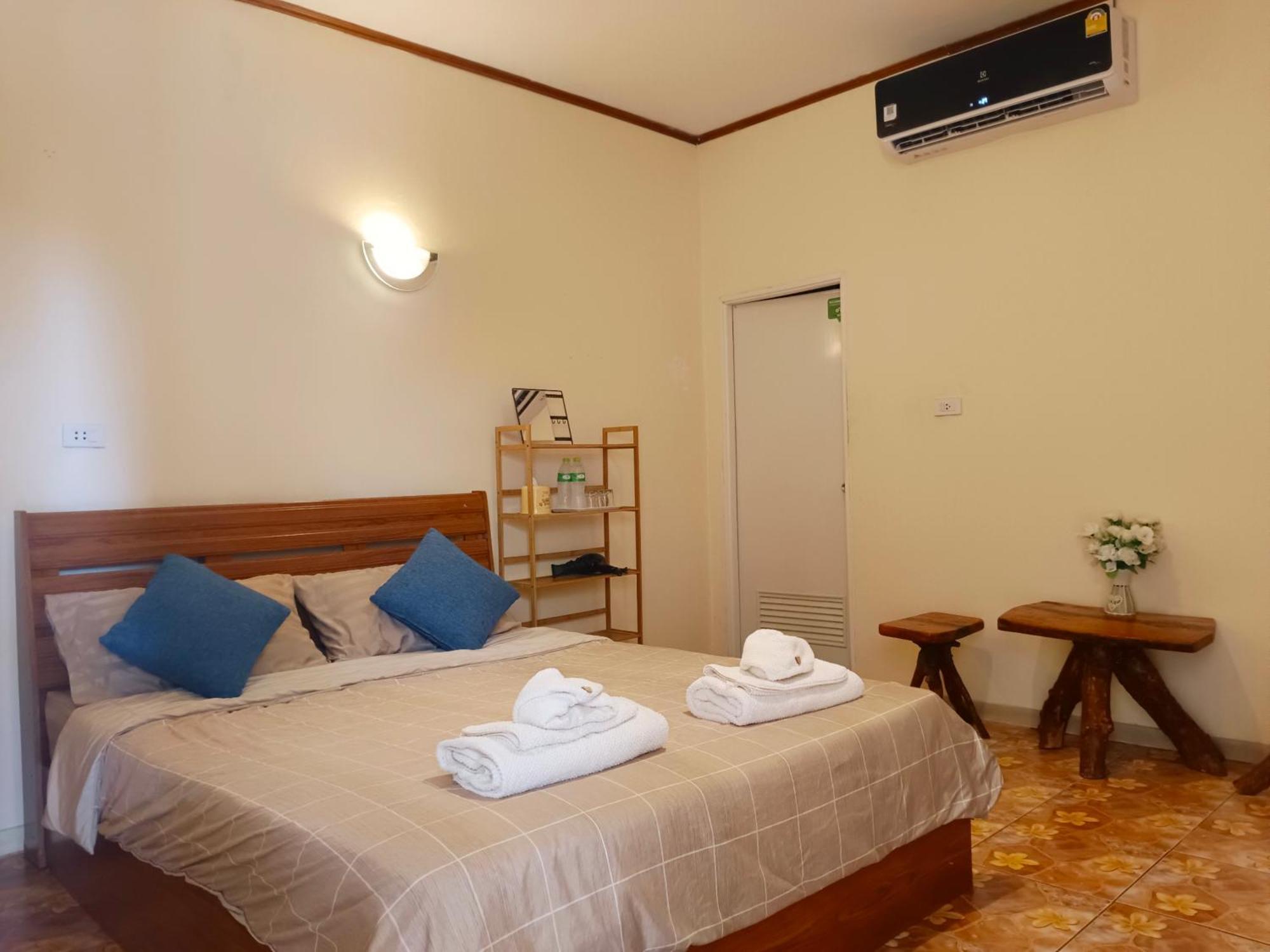 Tiki Bar-Kantiang Guesthouse เกาะลันตา ภายนอก รูปภาพ