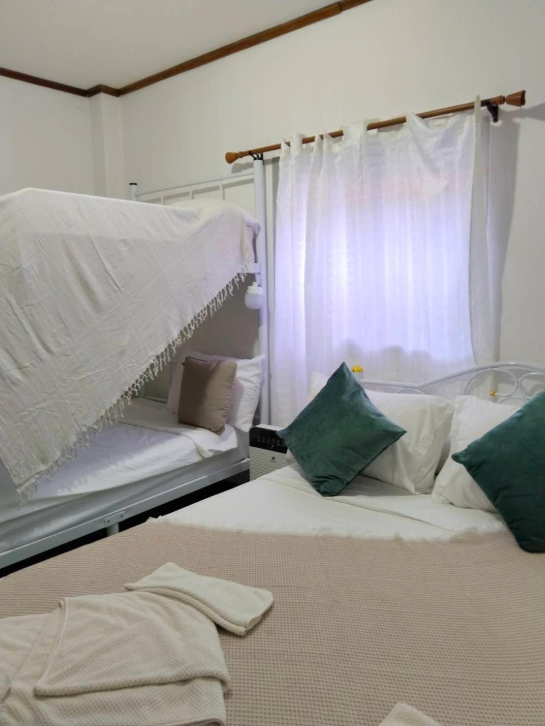 Tiki Bar-Kantiang Guesthouse เกาะลันตา ภายนอก รูปภาพ