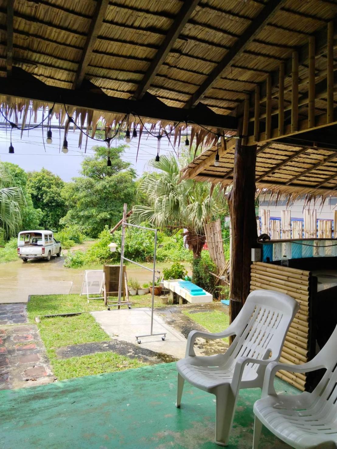 Tiki Bar-Kantiang Guesthouse เกาะลันตา ภายนอก รูปภาพ