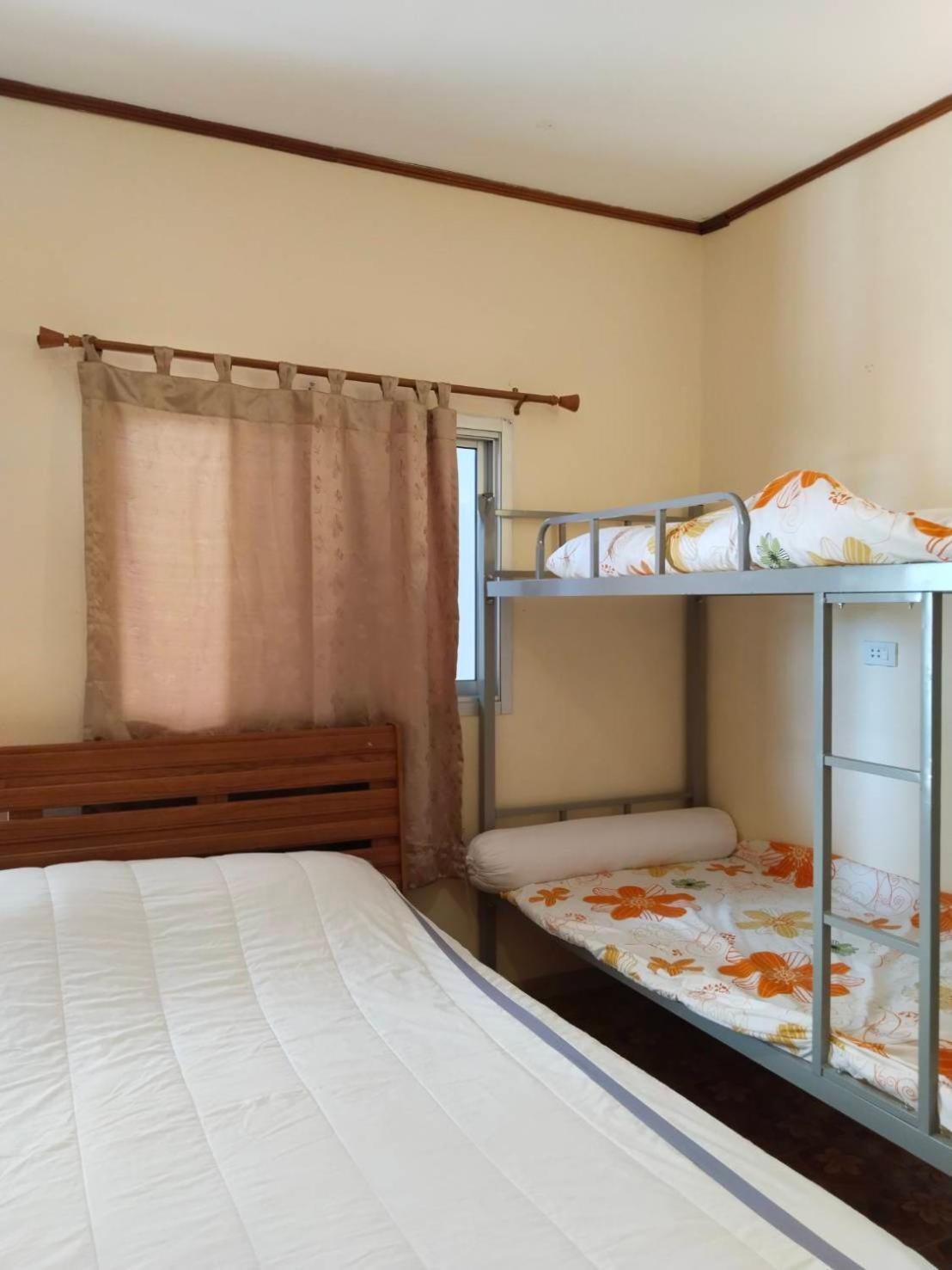 Tiki Bar-Kantiang Guesthouse เกาะลันตา ภายนอก รูปภาพ